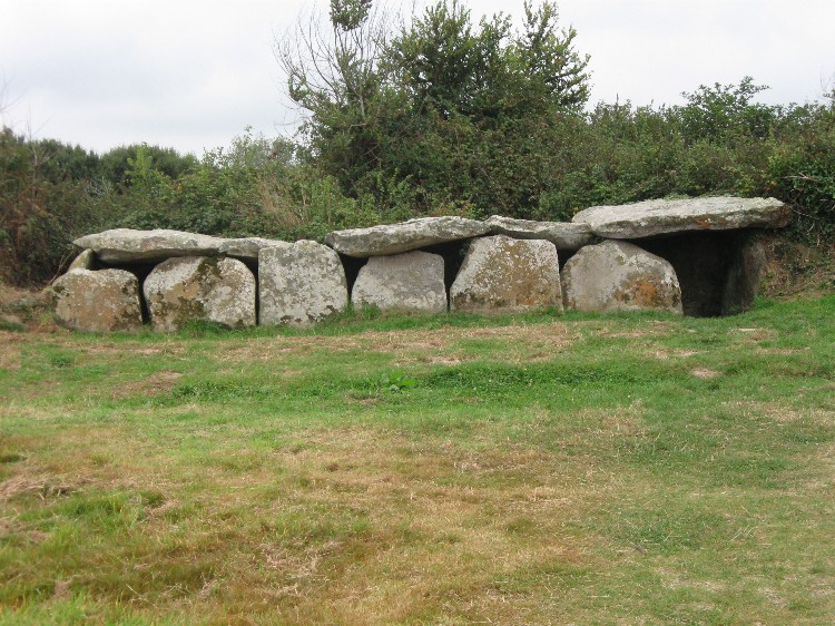 Kerguntuil allée couverte