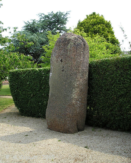 Trémarche menhir