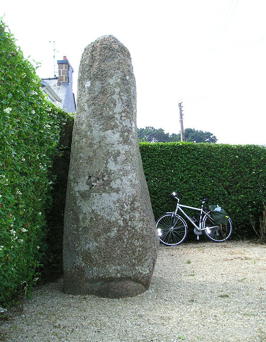 Trémarche menhir