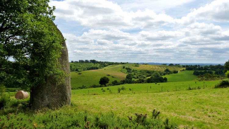 Menhir de Kergornec