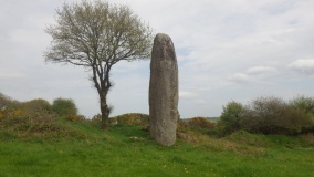 Menhir de Kergornec