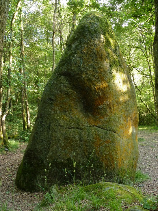 Guihallon menhir
