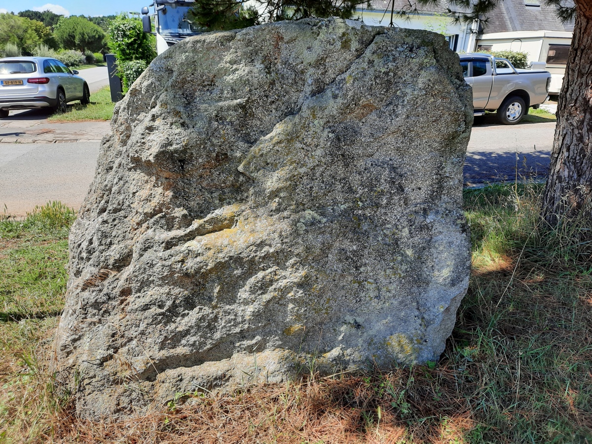 Click for full size image of Menhir dit Er Herine (PID:247898) Menhir dit Er Herine