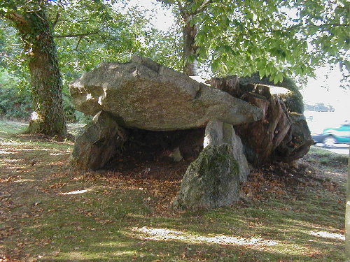 Kergonfalz allée couverte