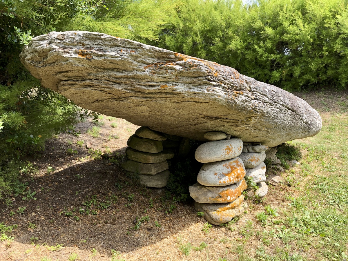 Click for the gallery page to add comments and vote (PID:213318) Menhir de Beg er Vil