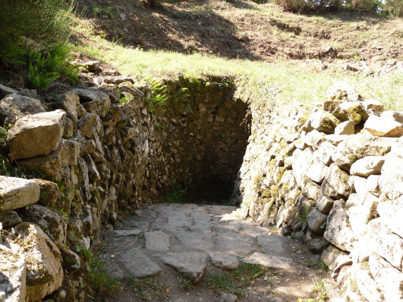 Mané-er-Hroëck tumulus