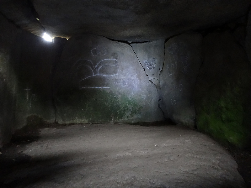 Click for the gallery page to add comments and vote (PID:117372) Mane Lud dolmen