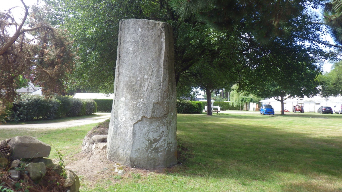Click for the gallery page to add comments and vote (PID:280276) Menhir de Kerguelvan