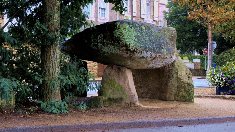 Carnac Plage dolmen