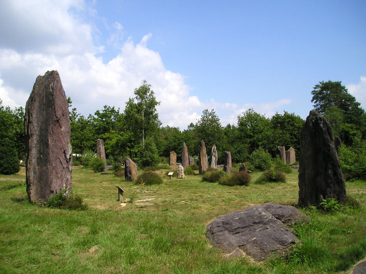 Pierres Droites (Monteneuf)