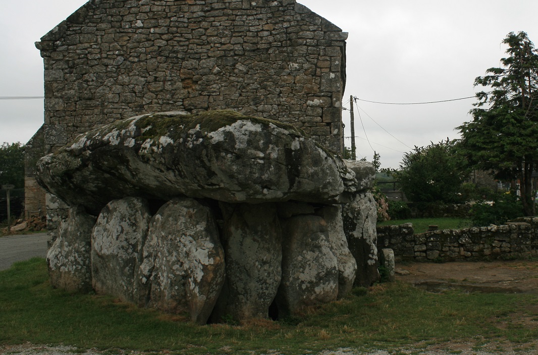 Crucuno dolmen