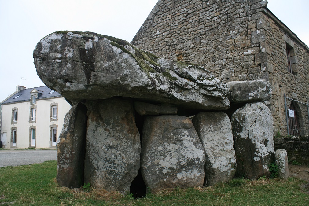 Crucuno dolmen