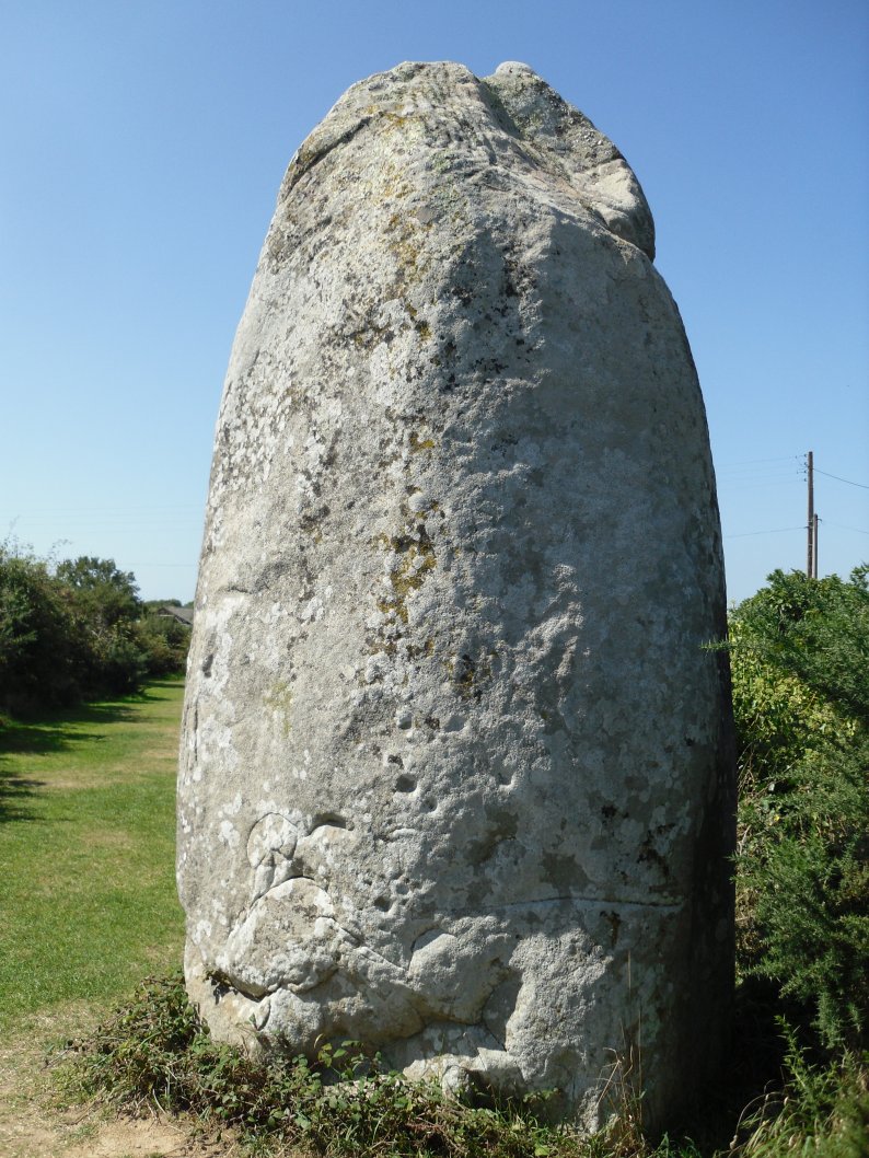 Kermaillard menhir