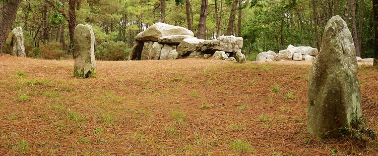 Mané-Kerioned dolmen