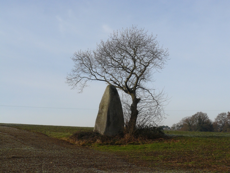 Kerarmel menhir