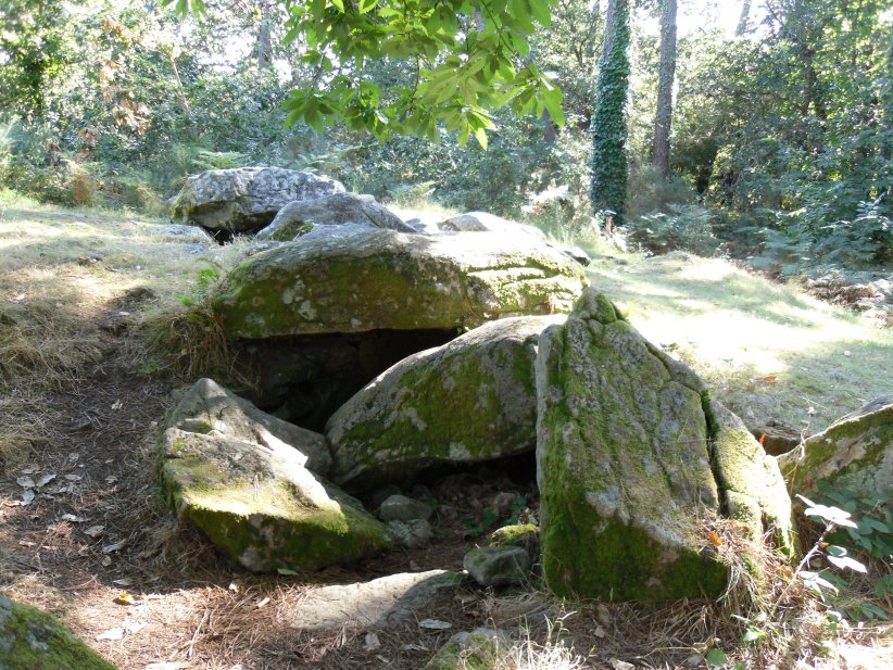 Pointe de Toulvern dolmen