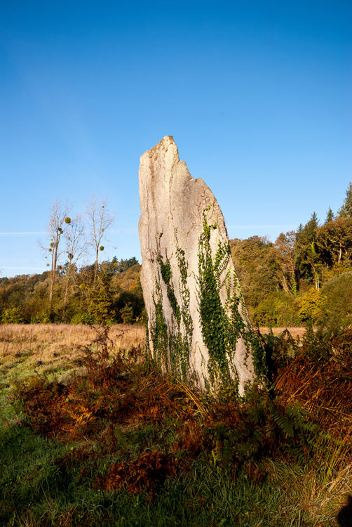 Click for full size image of Menhir de Kerhoret (PID:114915) Menhir de Kerhoret