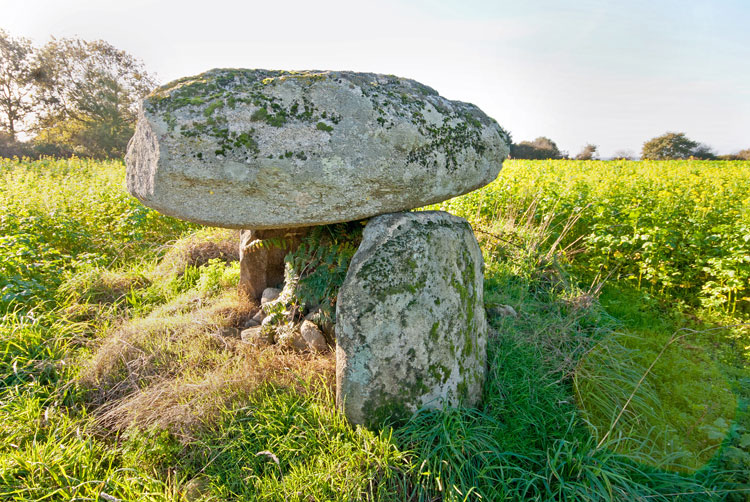 Kermabon dolmen