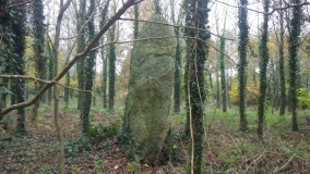Bézo menhir