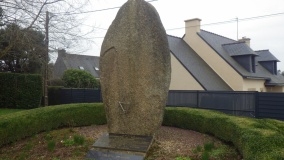 Menhir-Monument aux Morts