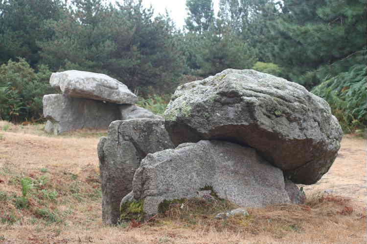 Kervadol dolmens