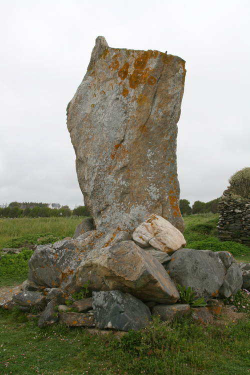 Click for the gallery page to add comments and vote (PID:47250) Menhir des Droits de l'Homme