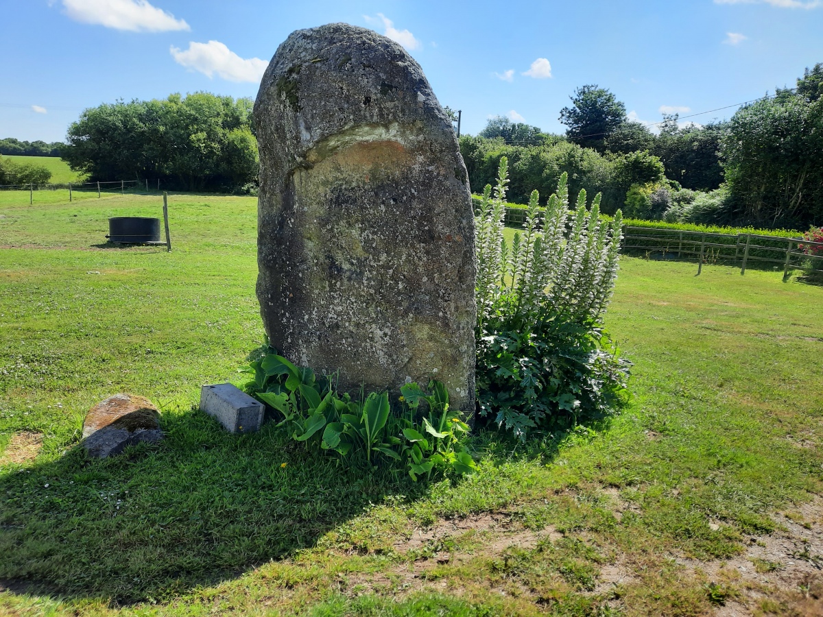 Menhir de Loc Mazé