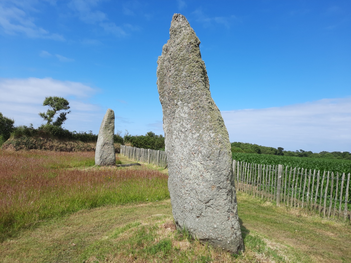 Click for full size image of Saint-Denec Alignement de Menhirs (PID:277612) Saint-Denec Alignement de Menhirs