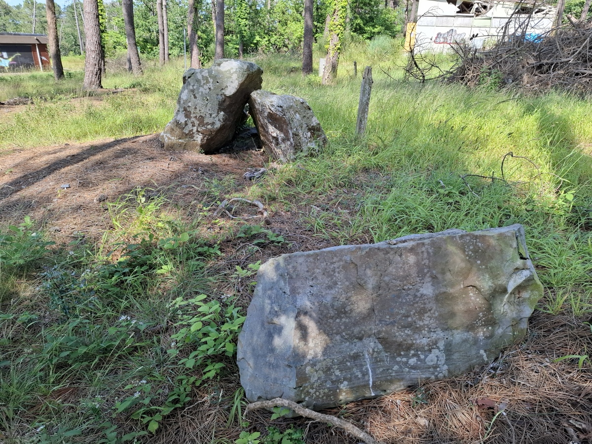 Click for the gallery page to add comments and vote (PID:293432) Dolmen de Kerbénéon