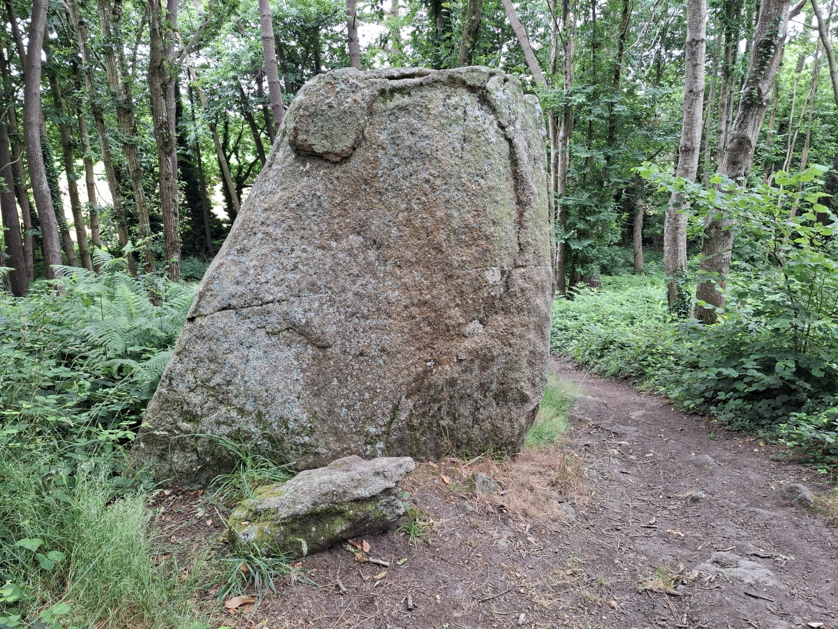 Saint-Kodelig menhir