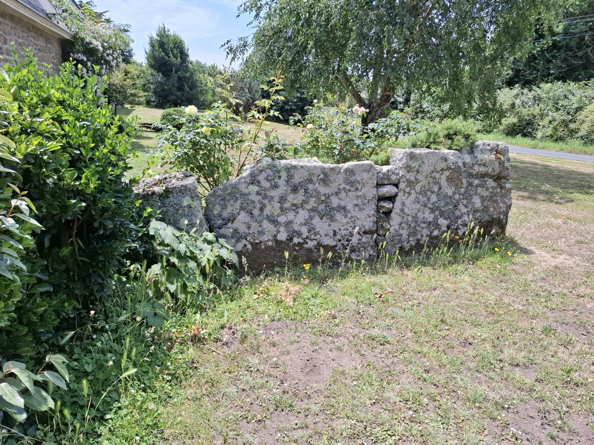 Click for the gallery page to add comments and vote (PID:294714) Allée Couverte de Gouesnach