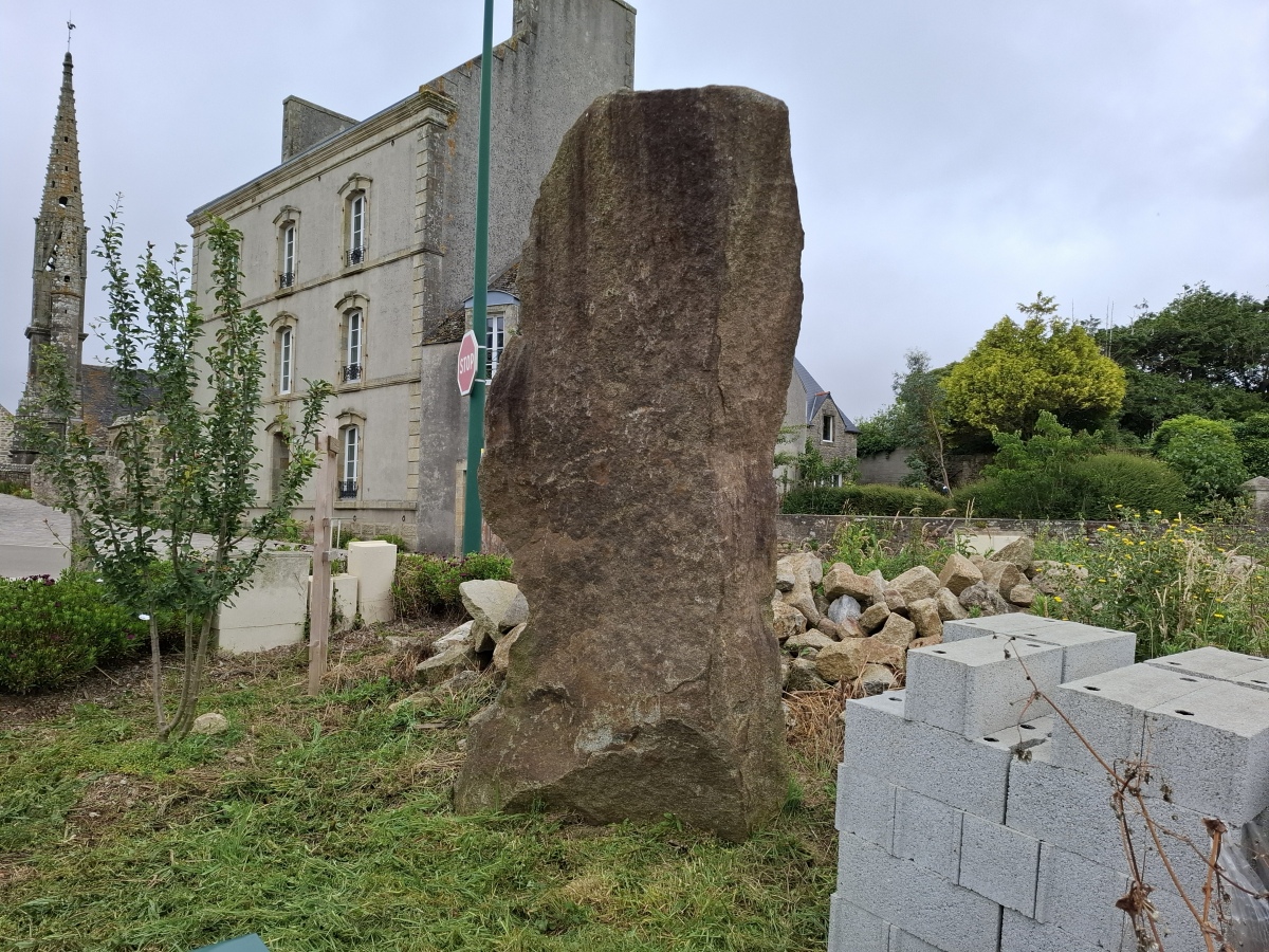 Click for the gallery page to add comments and vote (PID:294840) Menhir in Kerlaz