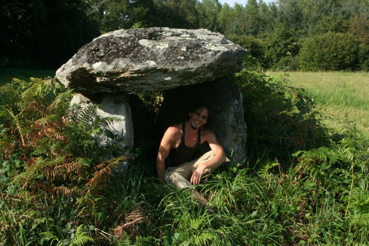 Click for the gallery page to add comments and vote (PID:36177) Kerscao dolmen