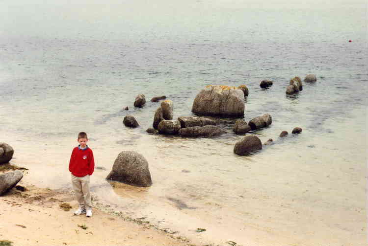 Every time I go to this megalithic monument the tide is in.  Clearly shows how sea levels have changed over 5,000 years.  See my picture of the the menhir near Pont l'Abbe which is also knee deep in water.