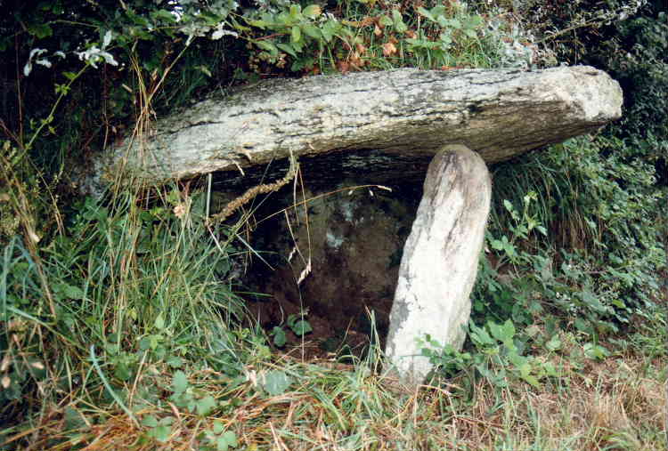Kerguillotou Dolmen