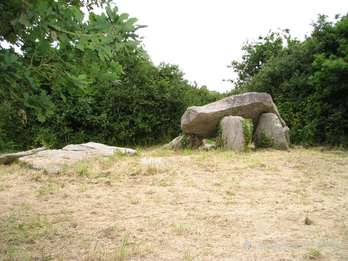 Tronval dolmen