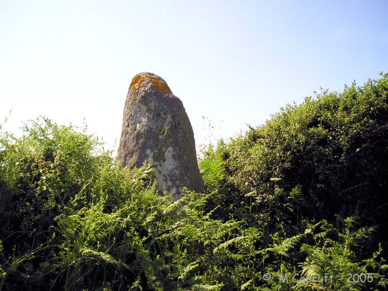 Luguenez menhir