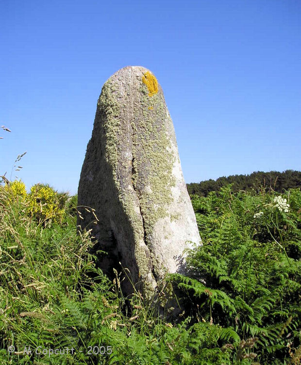 Luguenez menhir