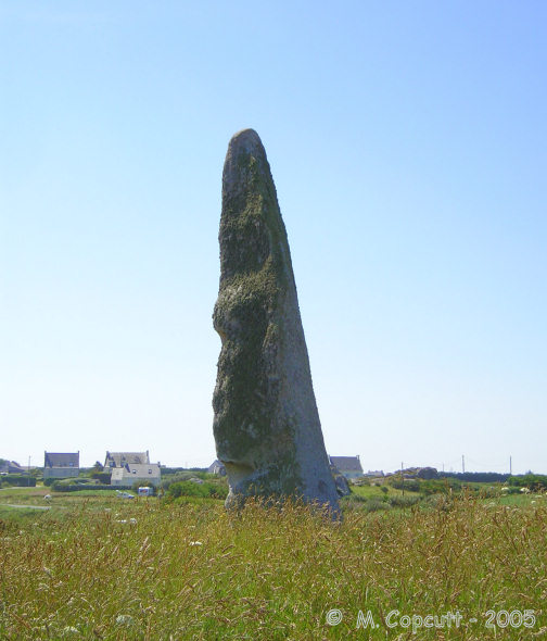 Menhir de Kergoarat