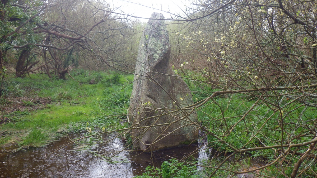 Click for full size image of Menhir de Kervéen (PID:279312) Menhir de Kervéen
