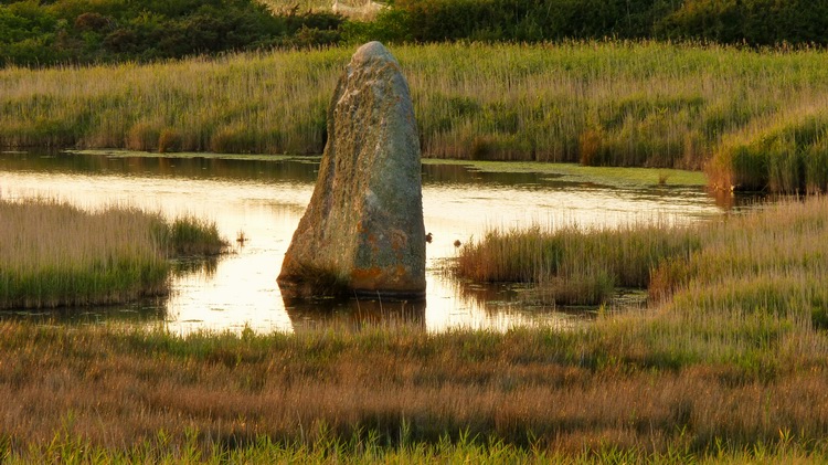 Léchiagat menhir
