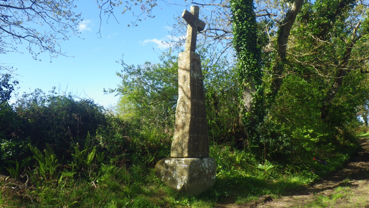Click for the gallery page to add comments and vote (PID:288371) Croix des Douze Apôtres
