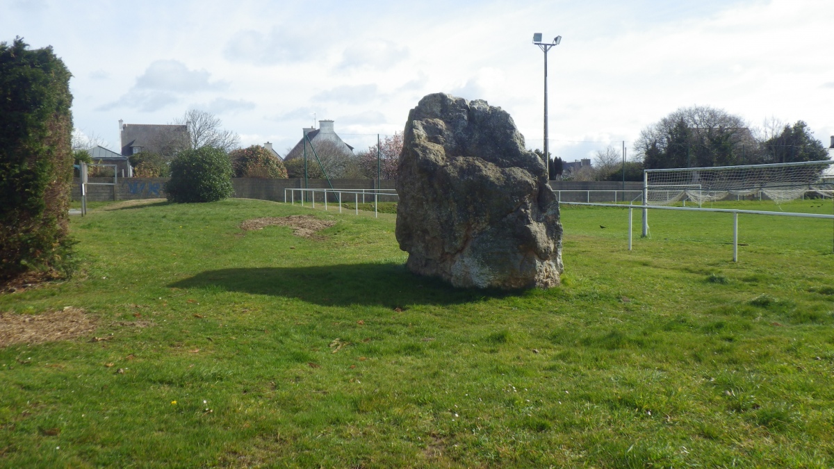 Click for the gallery page to add comments and vote (PID:288309) Menhir de la Cité du Roz