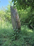 Chapelle Sainte-Génite menhir