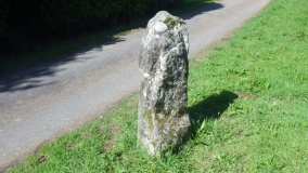 Menhir du Manoir de Kerguénolé