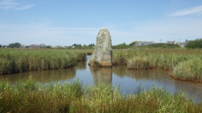 Léchiagat menhir