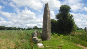 Prat Ledan menhir