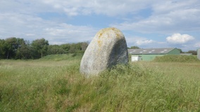 Menhir de Kerloc'h Izelan