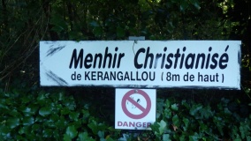 Menhir de Kérangallou