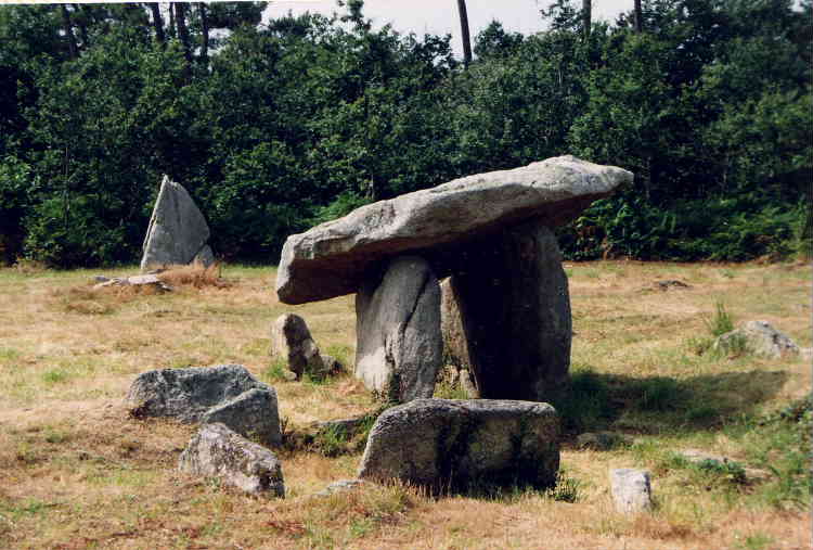Quélarn dolmens